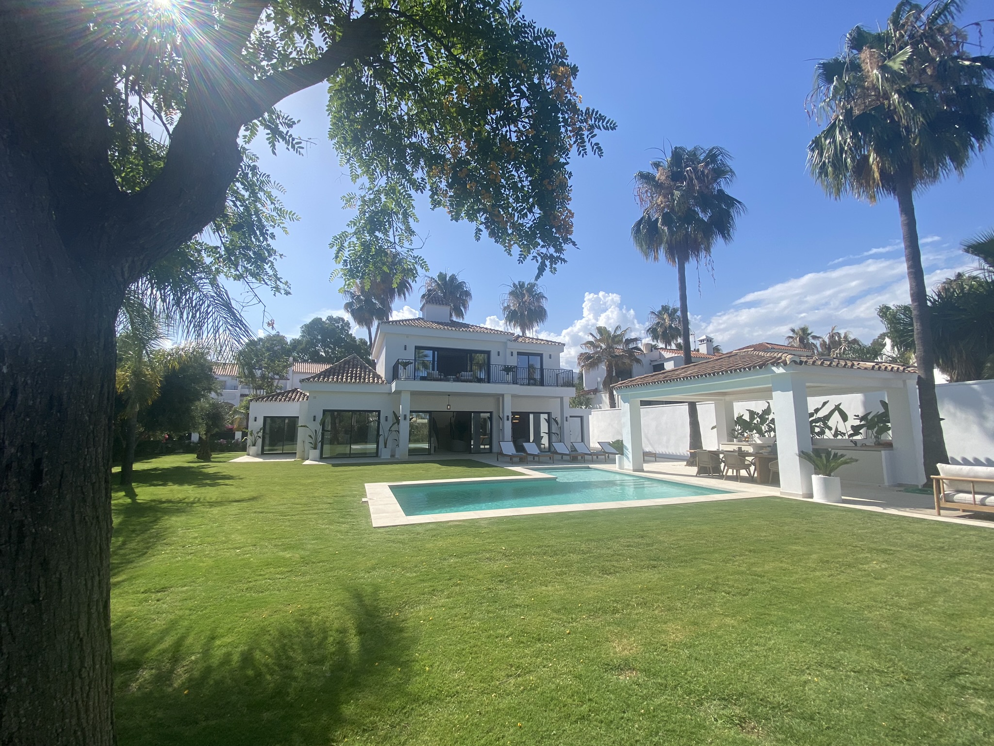 Front line golf refurbished villa on Los Naranjos - Marbella
